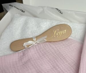 brosse bébé en bois