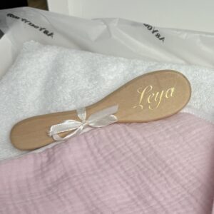 brosse bébé en bois